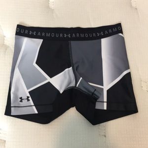 ✅Women Under Armour Sports Shorts Size L